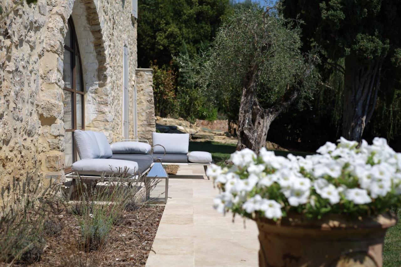 L'Elegante Bastide En Pierre Avec Vue Sur Le Vieux Village De Mougins Esterno foto