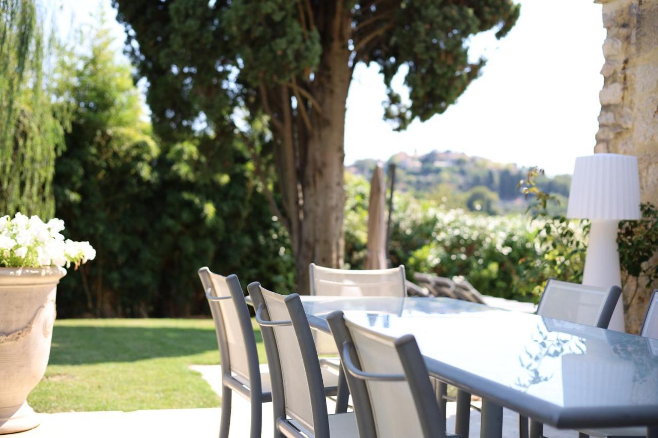 L'Elegante Bastide En Pierre Avec Vue Sur Le Vieux Village De Mougins Esterno foto