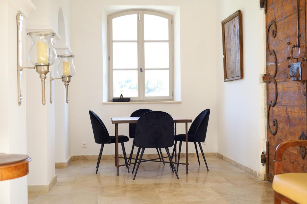 L'Elegante Bastide En Pierre Avec Vue Sur Le Vieux Village De Mougins Esterno foto